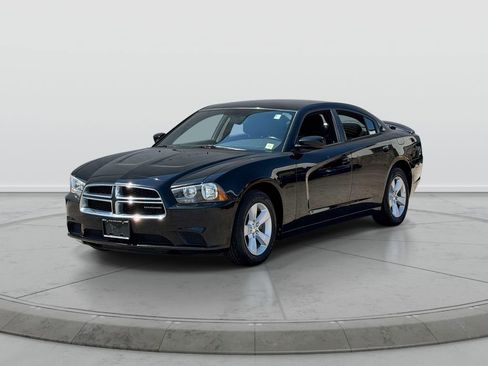 Used 2012 Dodge Charger SE w/ Connectivity Group RWD image 3