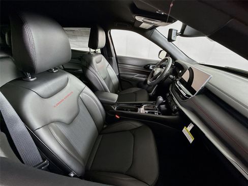 New 2026 Jeep Compass Trailhawk AWD/4WD image 19