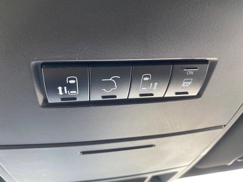 Used 2019 Dodge Grand Caravan SXT image 33