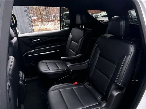 Used 2026 Chevrolet Traverse LT image 14