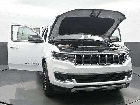 Used 2024 Jeep Wagoneer L Series II w/ Flexible Seating Group AWD/4WD image 54