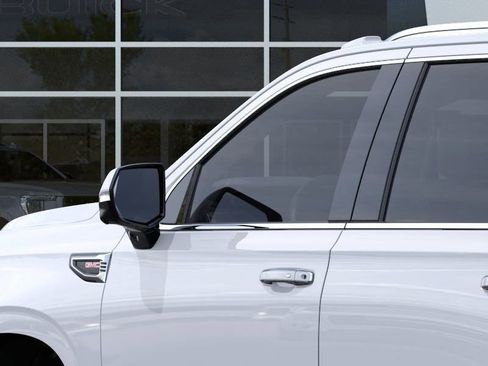 New 2026 GMC Yukon Denali w/ Denali Reserve Package image 13