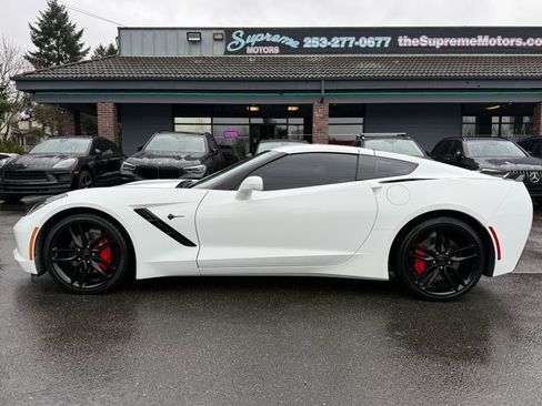 Used 2019 Chevrolet Corvette Stingray Coupe w/ Carbon Flash Badge Package RWD image 4