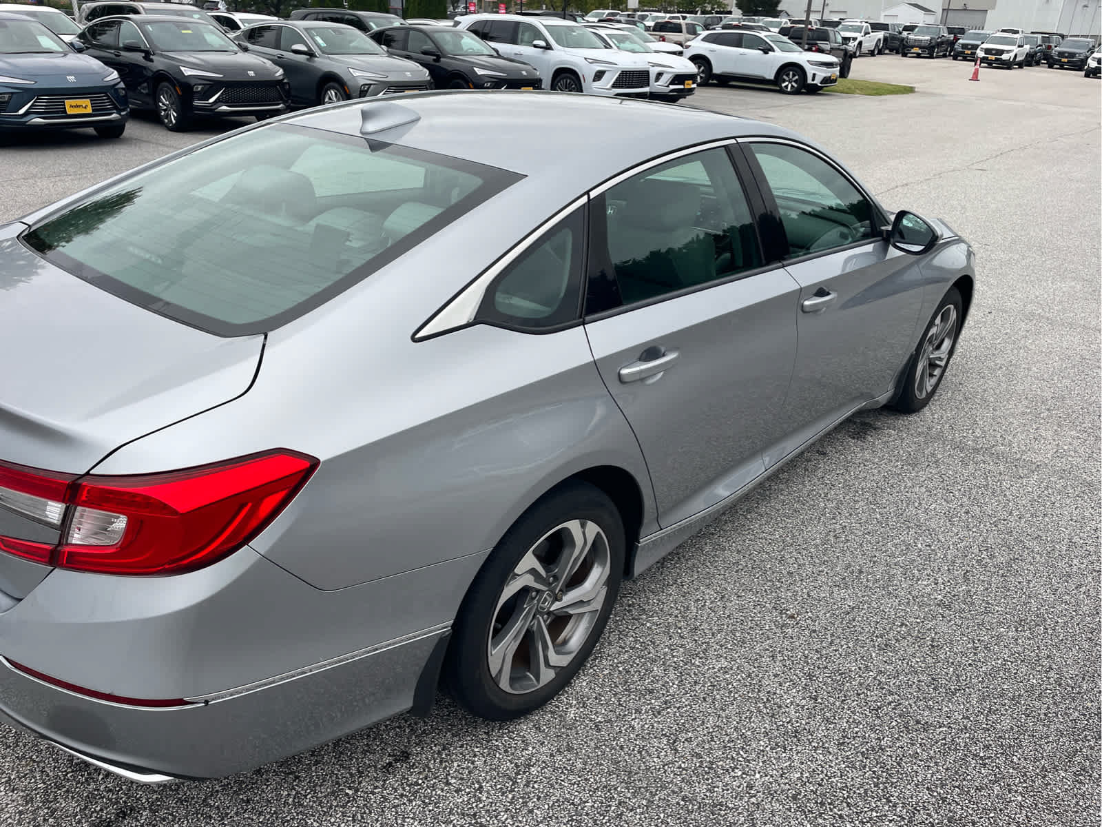 Used 2018 Honda Accord EX-L image 5