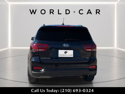 Used 2019 Kia Sorento S image 5