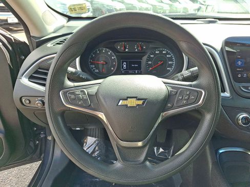 Used 2022 Chevrolet Malibu LT FWD image 19