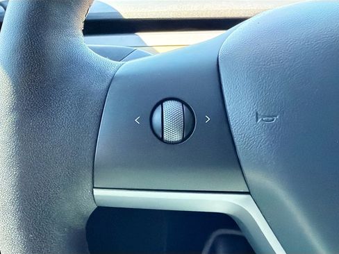 Used 2021 Tesla Model Y Performance image 37