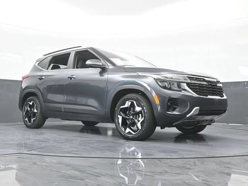 Used 2024 Kia Seltos EX FWD image 63
