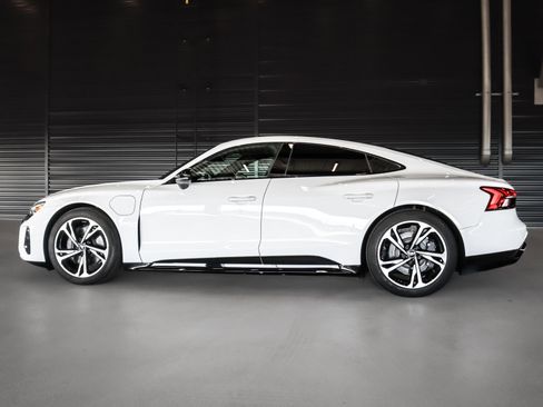 Used 2023 Audi e-tron GT Premium Plus image 8