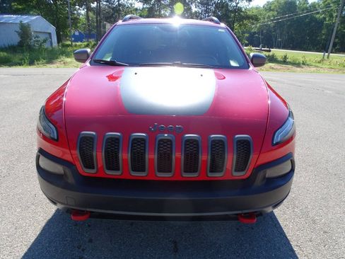 Used 2017 Jeep Cherokee 4WD Trailhawk w/ Cold Weather Group image 6