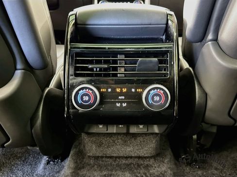 Used 2023 Land Rover Range Rover Long Wheelbase SE AWD/4WD image 32