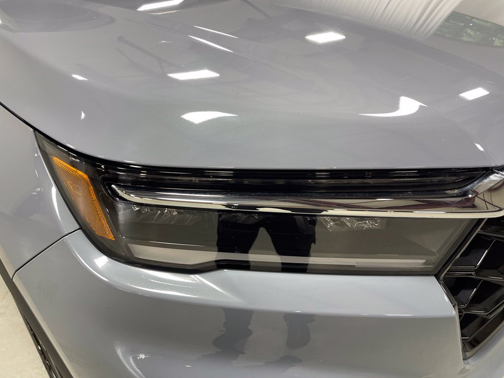 Used 2025 Honda Pilot Touring image 10