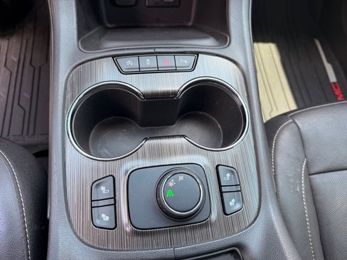 Used 2020 GMC Acadia SLT FWD image 23