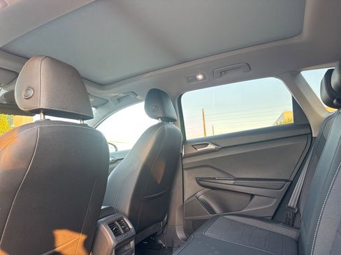 Used 2025 Volkswagen Taos SE image 9