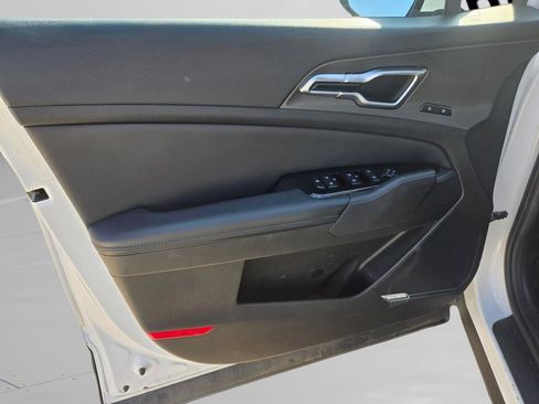 Used 2023 Kia Sportage SX image 11