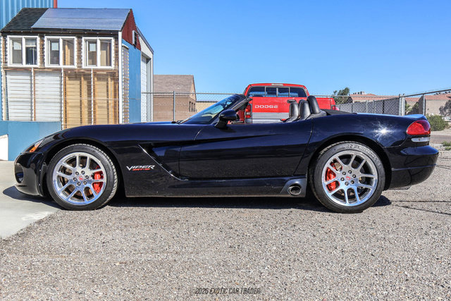 Used 2004 Dodge Viper SRT-10 RWD image 2