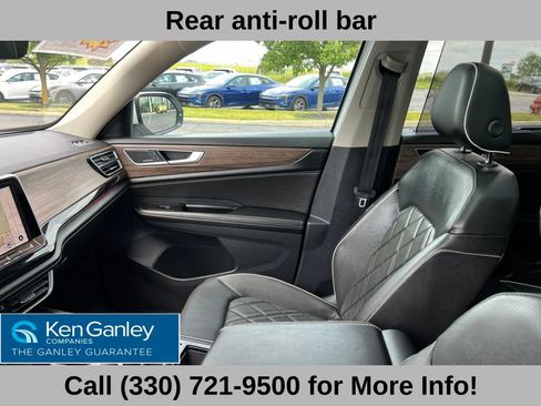 Used 2024 Volkswagen Atlas SEL Premium R-Line AWD/4WD image 40