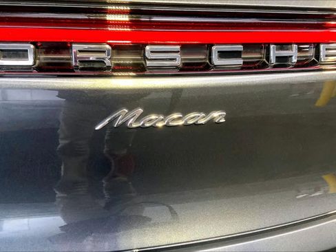 Used 2025 Porsche Macan image 35