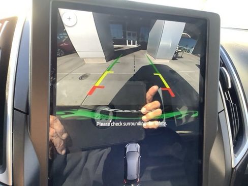 Used 2022 Ford Edge SEL image 22