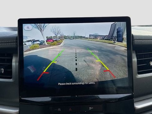 Used 2024 Ford Expedition XLT image 14