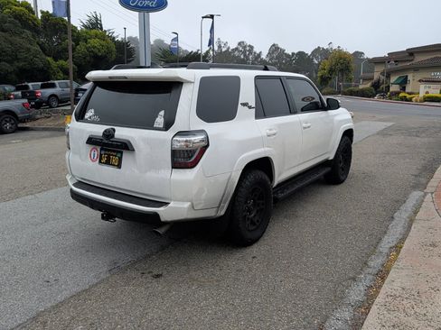 Used 2020 Toyota 4Runner TRD Off-Road Premium w/ Moonroof Package AWD/4WD image 7