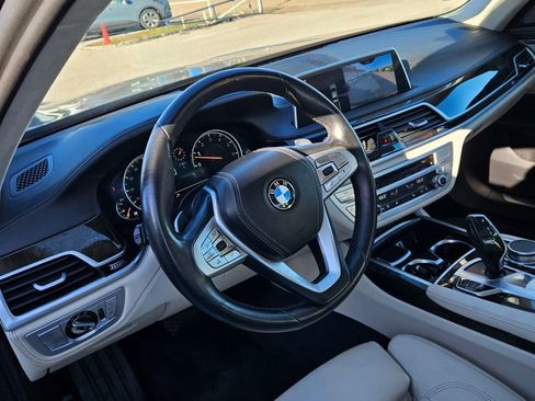 Used 2018 BMW 750i w/ Interior Design Package RWD image 18