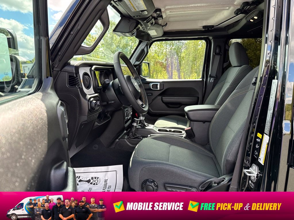 Used 2025 Jeep Gladiator Sport AWD/4WD image 21