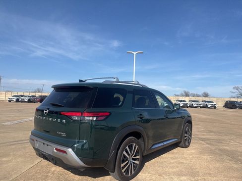 Used 2025 Nissan Pathfinder Platinum image 23