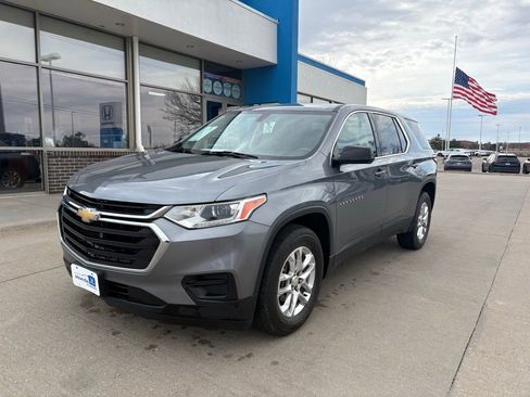 Used 2018 Chevrolet Traverse LS image 1