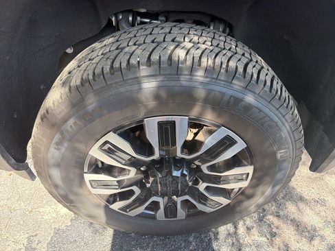 Used 2024 GMC Sierra 2500 Denali Ultimate AWD/4WD image 15
