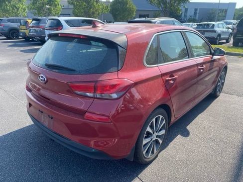 Used 2018 Hyundai Elantra GT FWD image 4