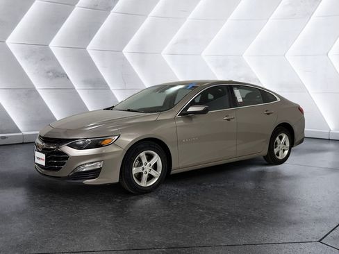 Used 2023 Chevrolet Malibu LT w/ Driver Confidence Package FWD image 3