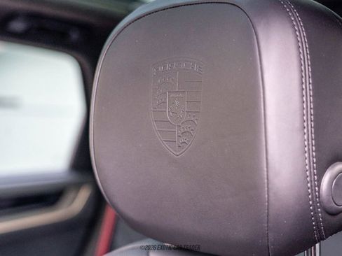 Used 2024 Porsche Cayenne S image 31