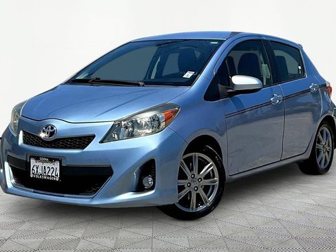 Used 2012 Toyota Yaris SE FWD image 3