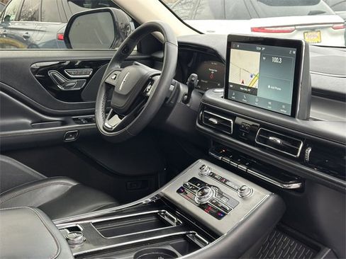 Certified 2022 Lincoln Aviator AWD w/ Premium Package image 33