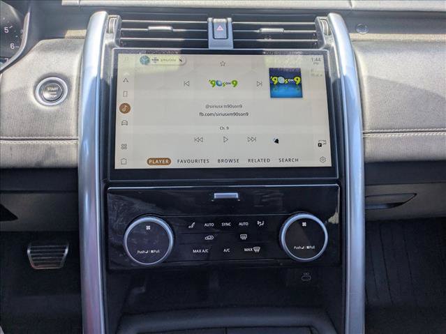 Used 2024 Land Rover Discovery Metropolitan Edition AWD/4WD image 12
