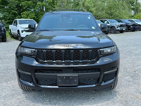 Used 2024 Jeep Grand Cherokee L Limited w/ Black Appearance Package AWD/4WD image 2