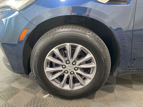 Used 2024 Buick Enclave Essence AWD/4WD image 10