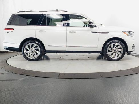 Used 2024 Lincoln Navigator Reserve AWD/4WD image 31