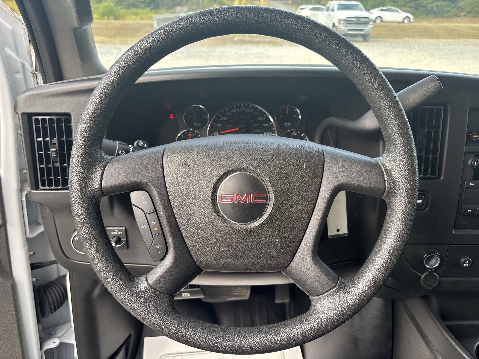 Used 2025 GMC Savana 2500 w/ Driver Convenience Package RWD image 17