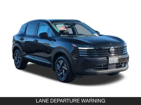 Used 2026 Nissan Kicks SV FWD image 2