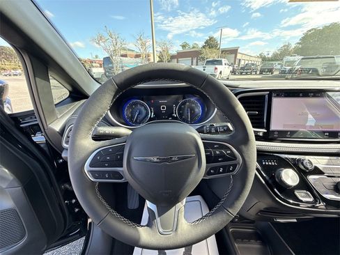 New 2026 Chrysler Pacifica Select image 13