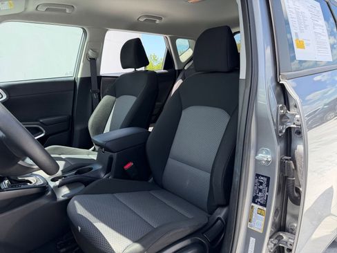 Used 2025 Kia Soul LX w/ LX Technology Package FWD image 22
