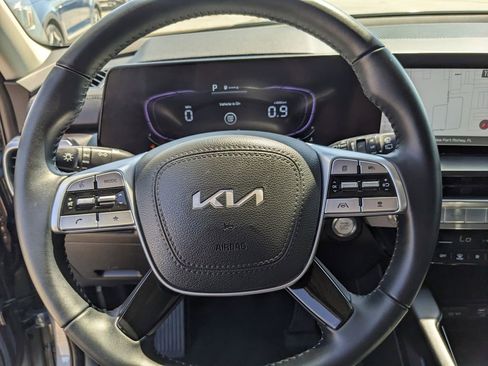 Certified 2025 Kia Telluride LX FWD image 29