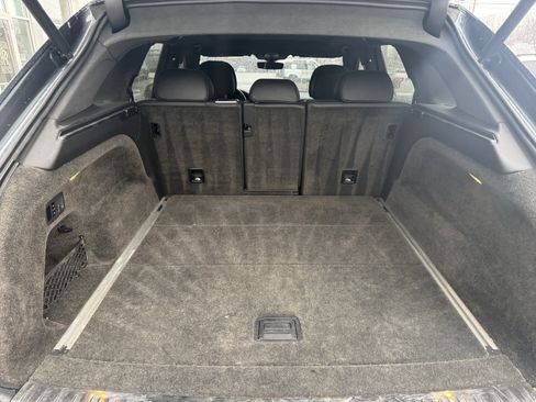 Used 2020 Bentley Bentayga image 25