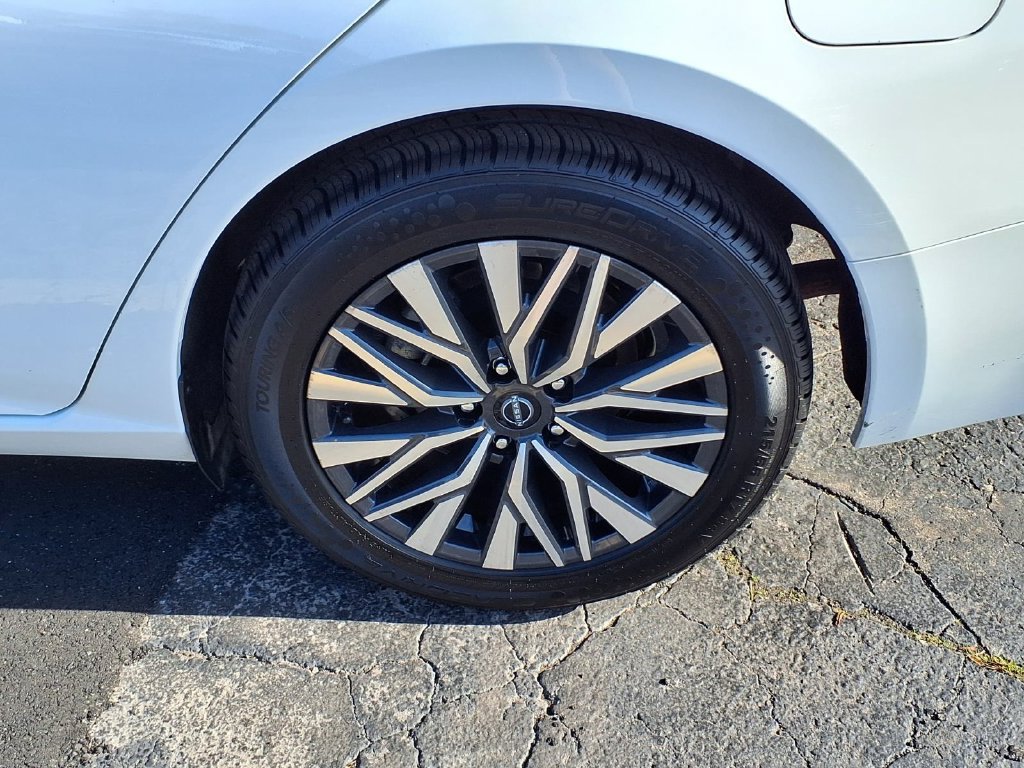 Used 2025 Nissan Altima 2.5 SV FWD image 27