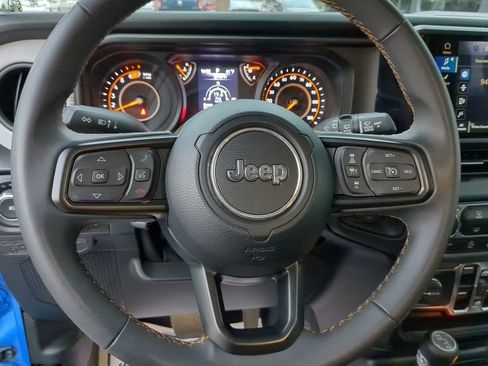 Used 2024 Jeep Wrangler Sport S image 11