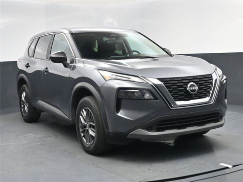 Used 2023 Nissan Rogue S image 8