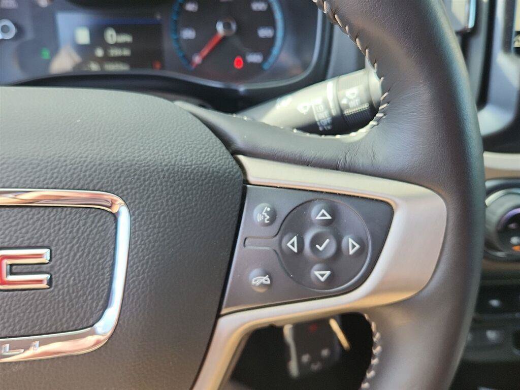 Used 2022 GMC Canyon Denali AWD/4WD image 18