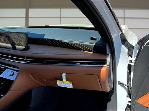 Used 2026 INFINITI QX60 Autograph w/ Dark Cargo Package image 17